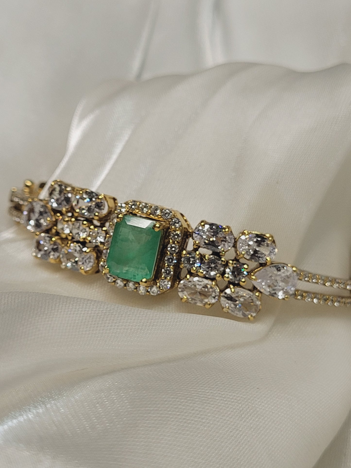 Moissanite polki green stone bracelet