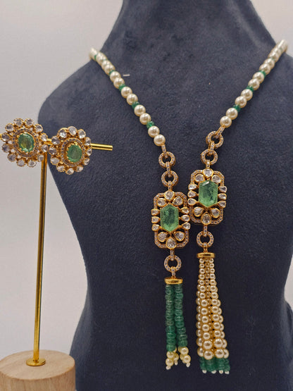 Green Neckless With Earrings