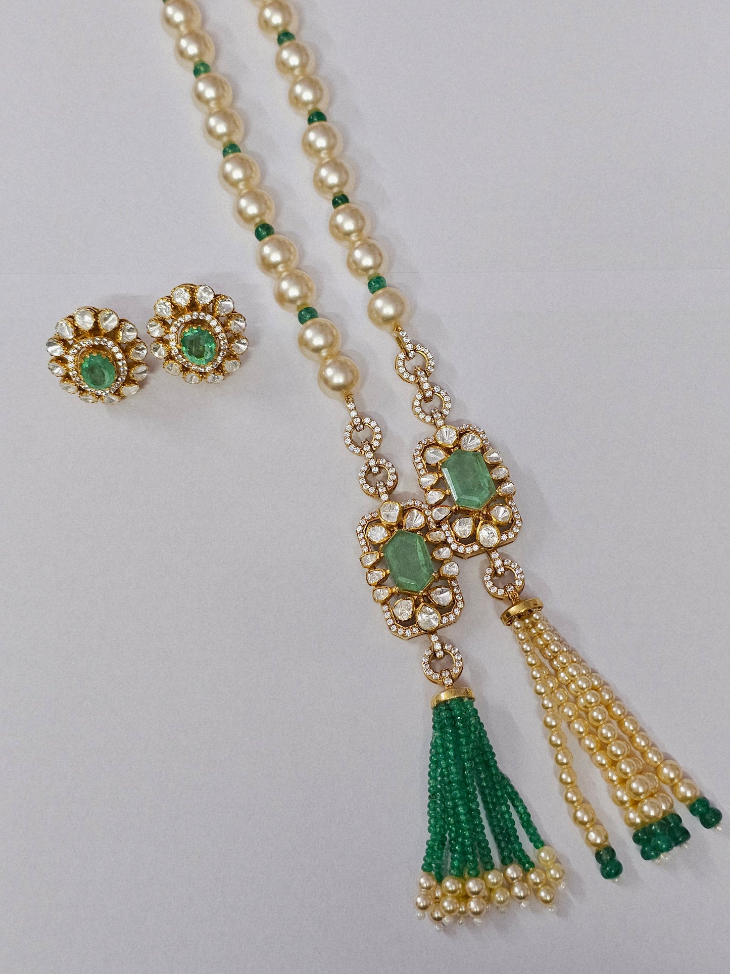 Green Neckless With Earrings