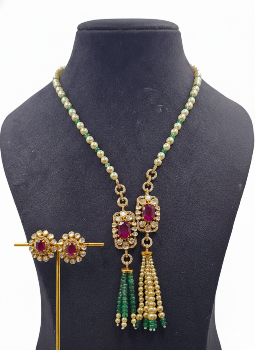 Green Neckless With Earrings