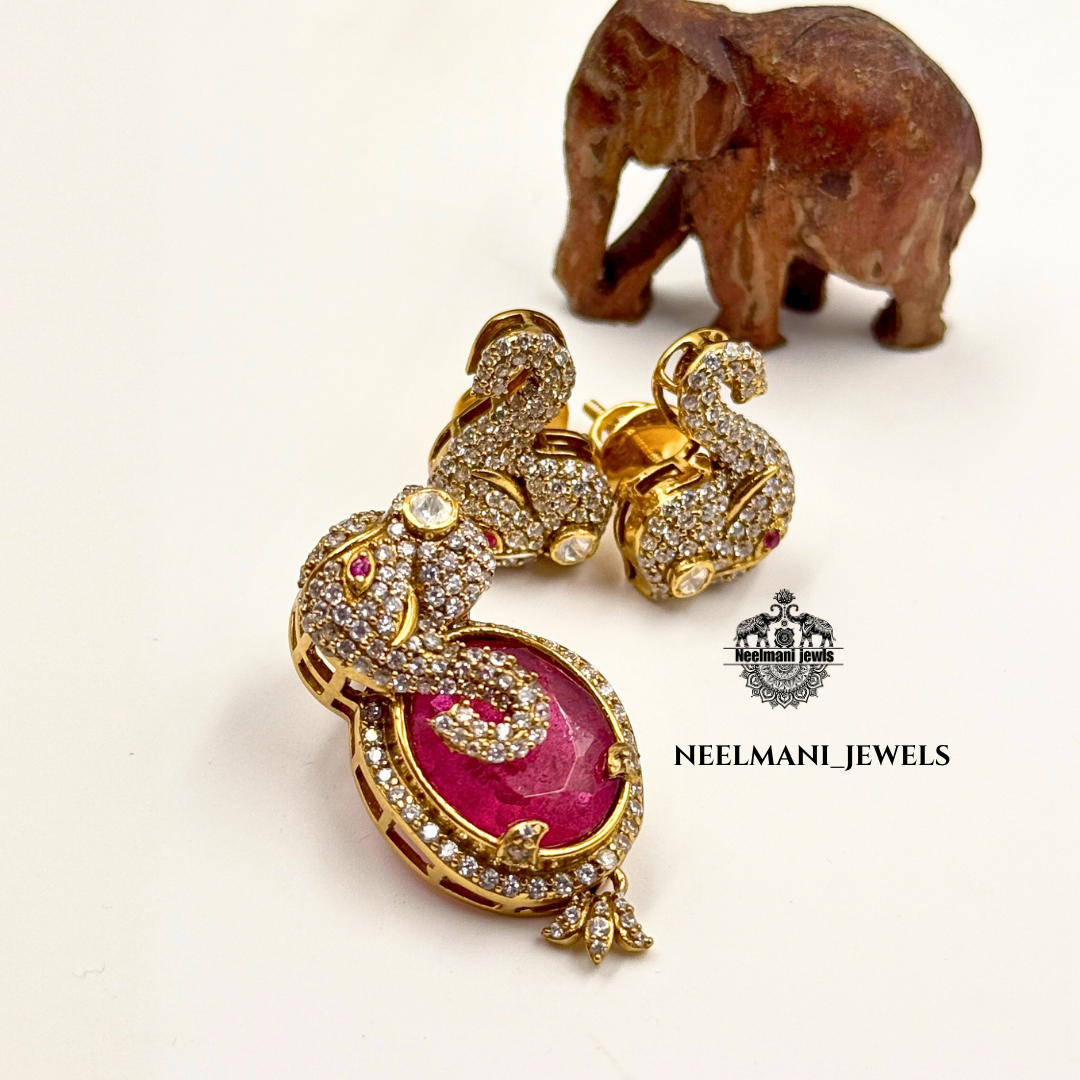 CENTIPEDE SHAPDE chain and  Elephant pendent with stud