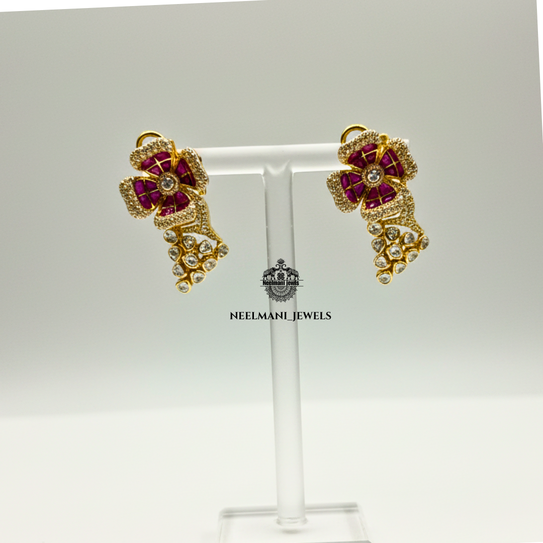 flower design necklace with earrings