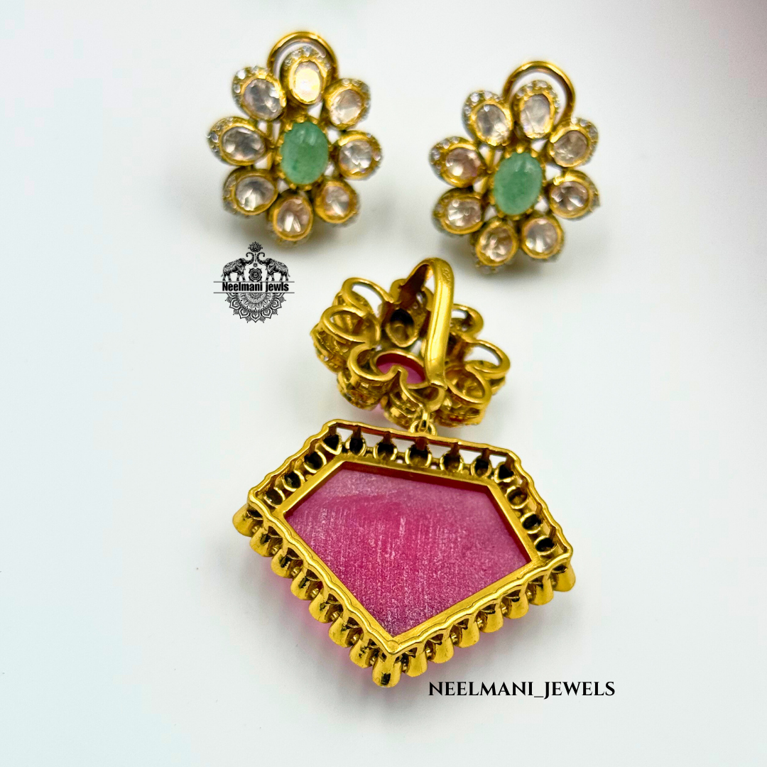 PENDENT AND STUDS