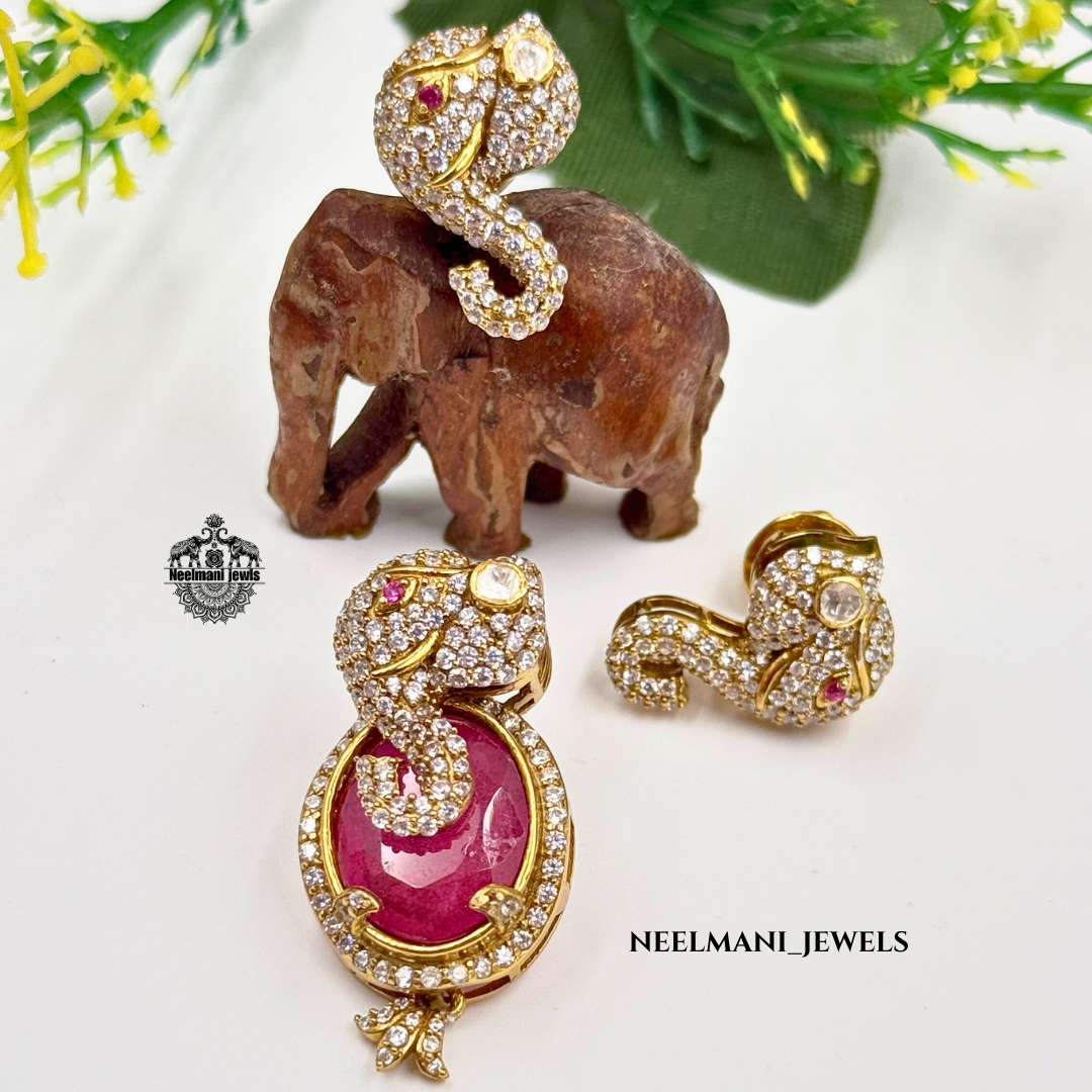 CENTIPEDE SHAPDE chain and  Elephant pendent with stud