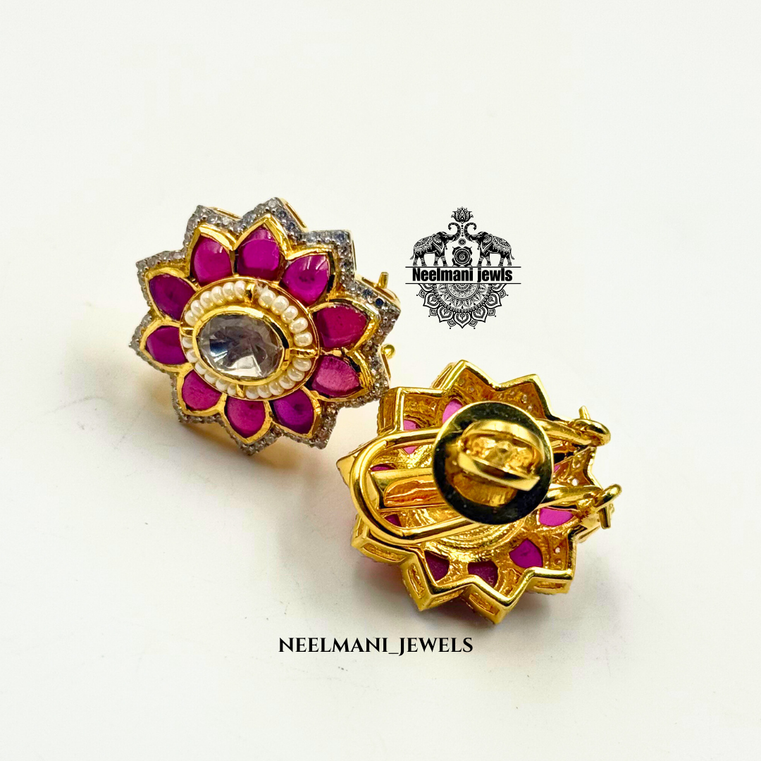 Flora shaped studs