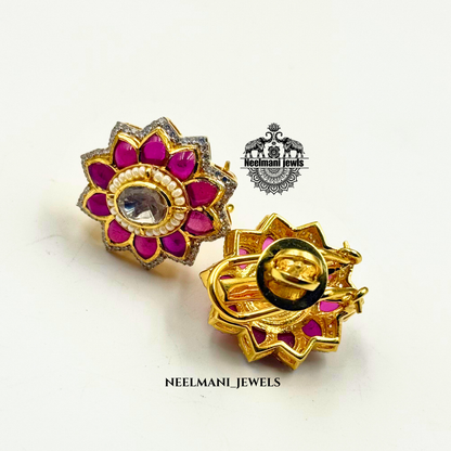 Flora shaped studs